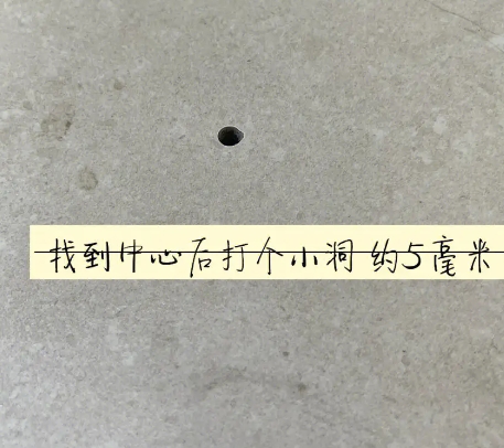 鞍山市瓷砖空鼓维修公司专业解答在瓷砖铺贴过程中，如果砂料搅拌不均匀，将会带来以下问题